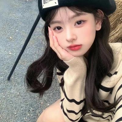 看她轻轻的飞起